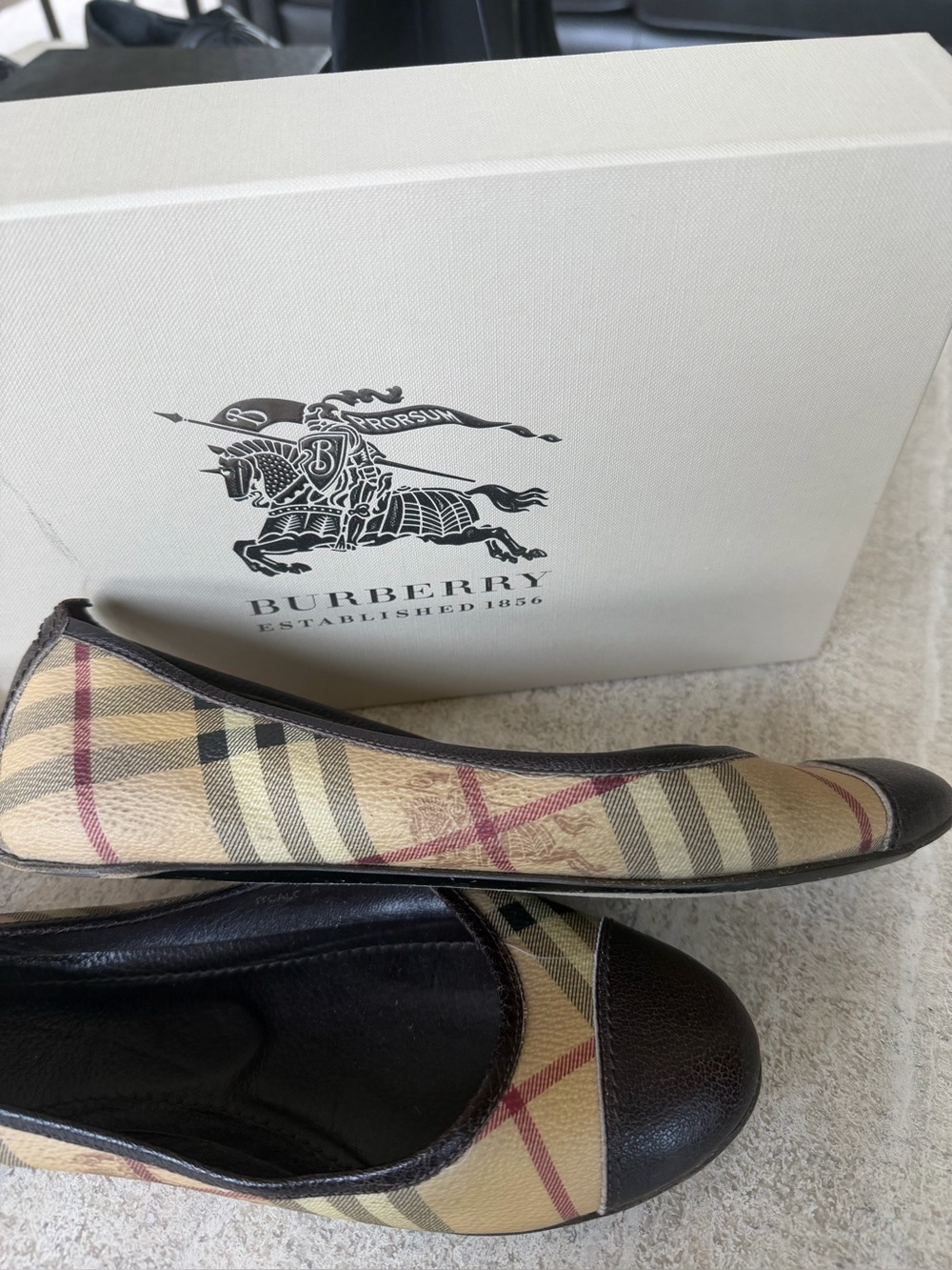 Burberry Cream/Brown Flats & Loafers Origianl box included.